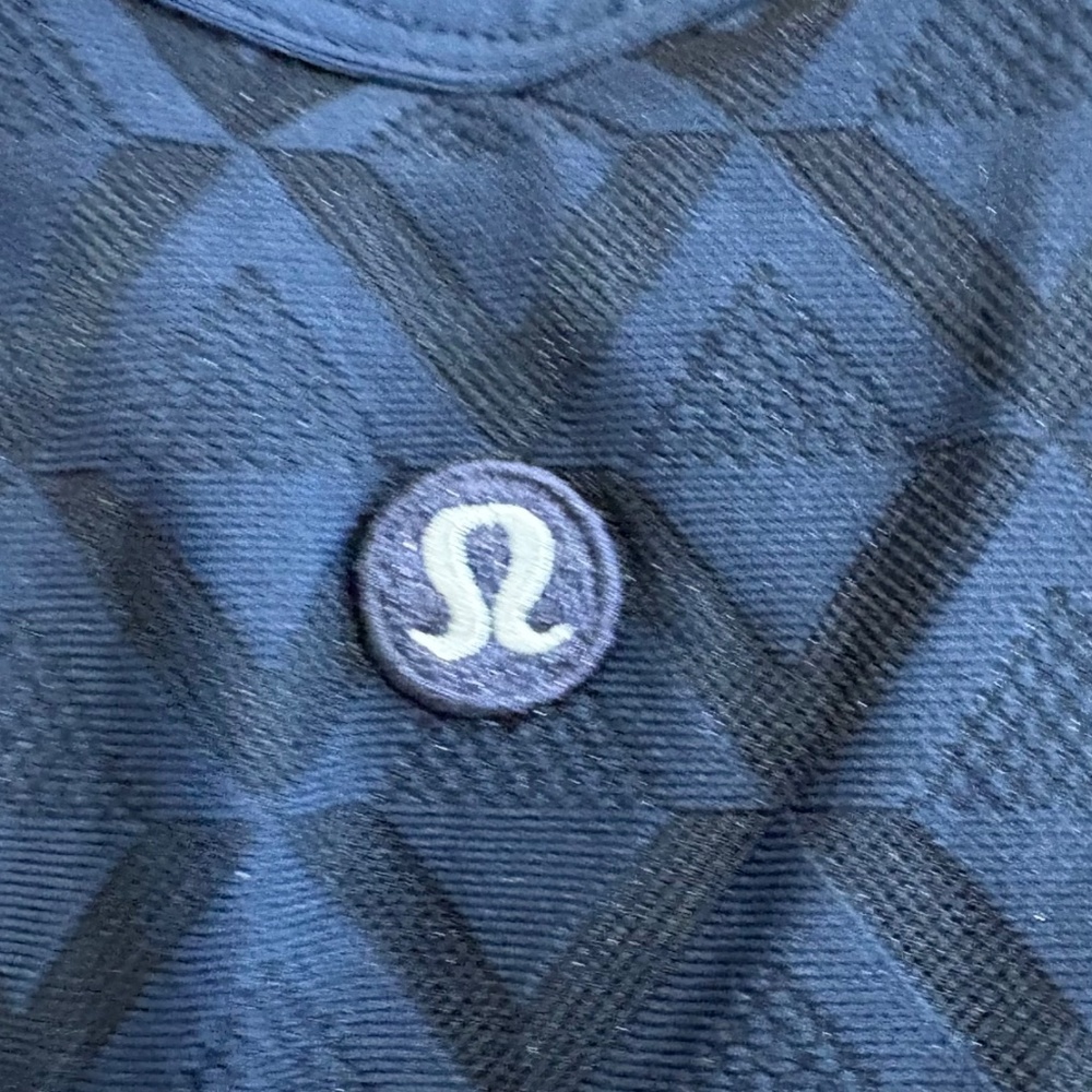 Lululemon Textured Mesh Tennis Tank Top Medium Support, B/C Cup - Picture 6 of 7